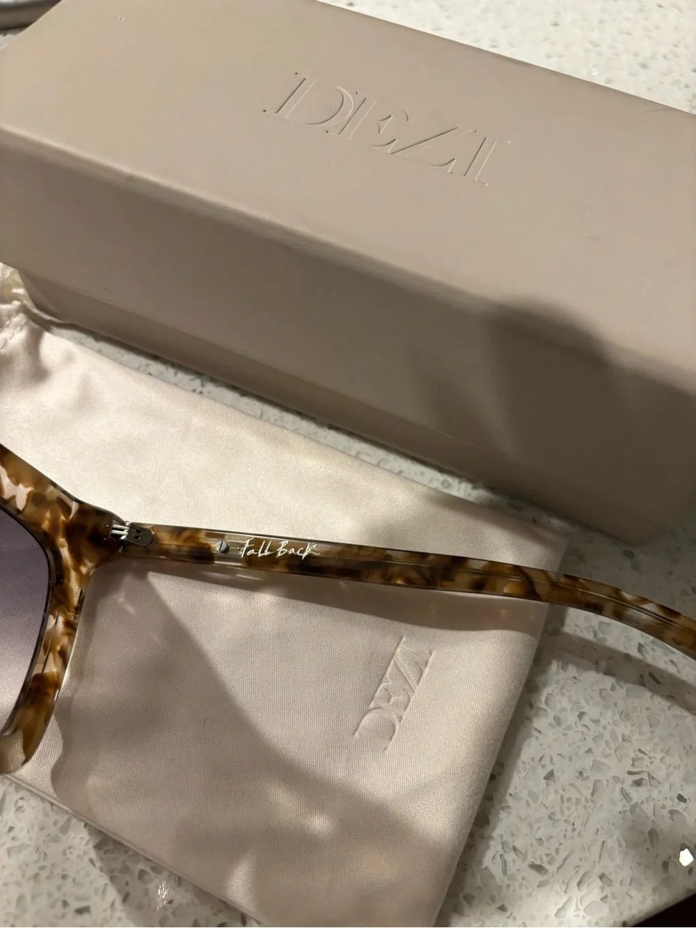 DEZI FALLBACK Tortoiseshell Sunglasses - Brown/Beige Sunglasses